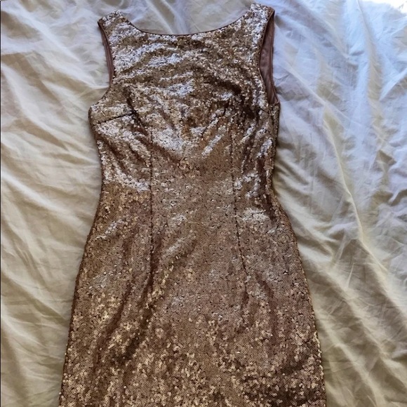 Lulu’s Gold Sequin Dress - Picture 5 of 6